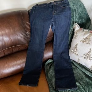 J BRAND JEANS size 28 dark wash boot cut